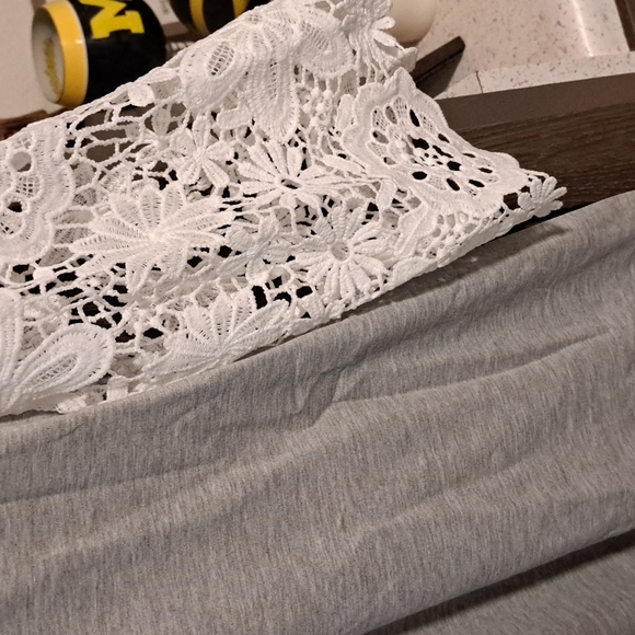 ♥️New lace sleeve tunic top - Picture 13 of 13